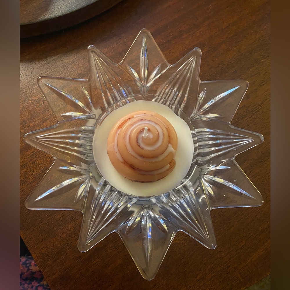 Makasa Starmist Crystal Glass Candle Holder with Cinnamon Roll Soy Candle